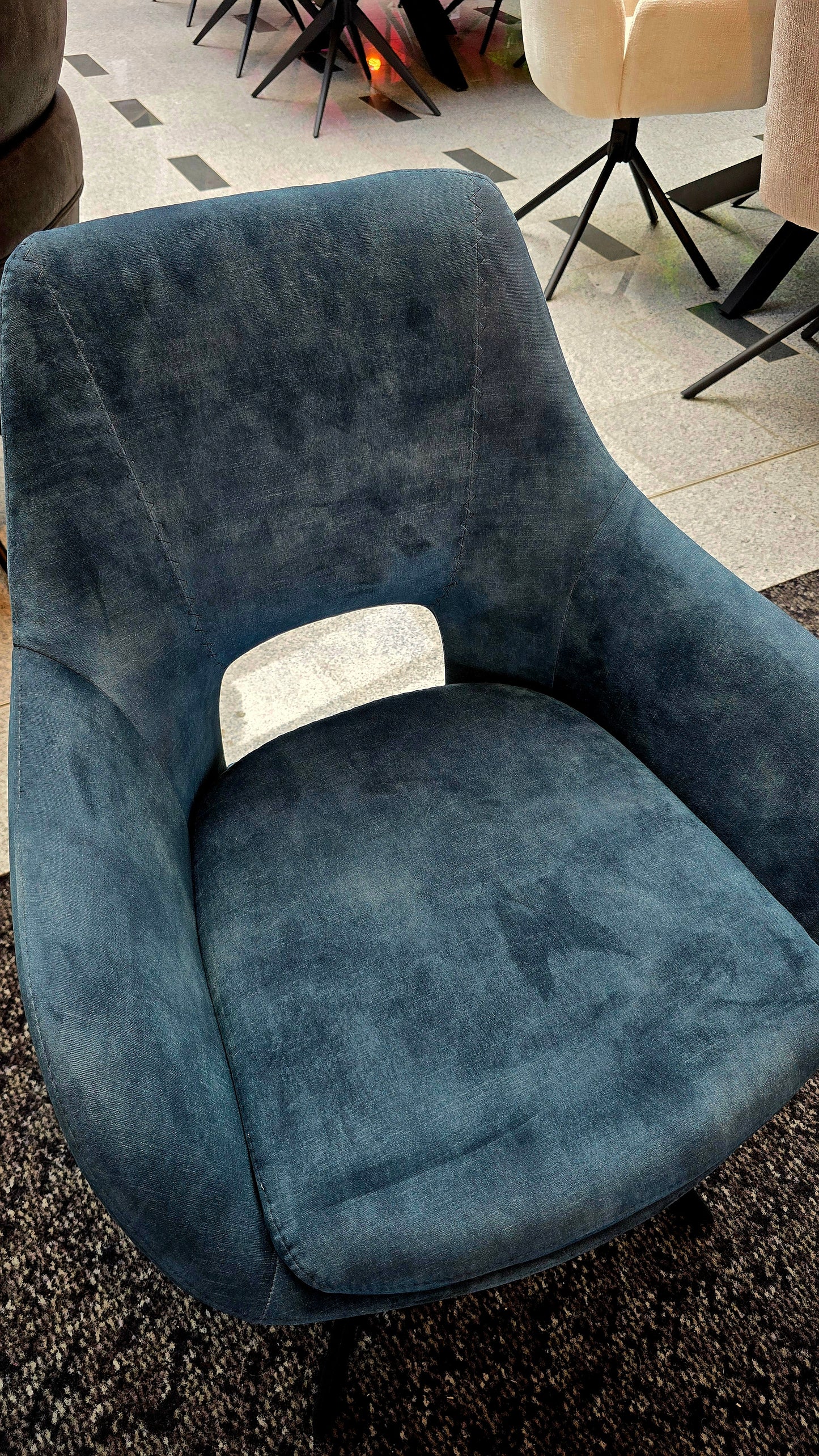 SUMMER SALE - Stuhl AVELA 180-Grad drehbar - 6 Farben