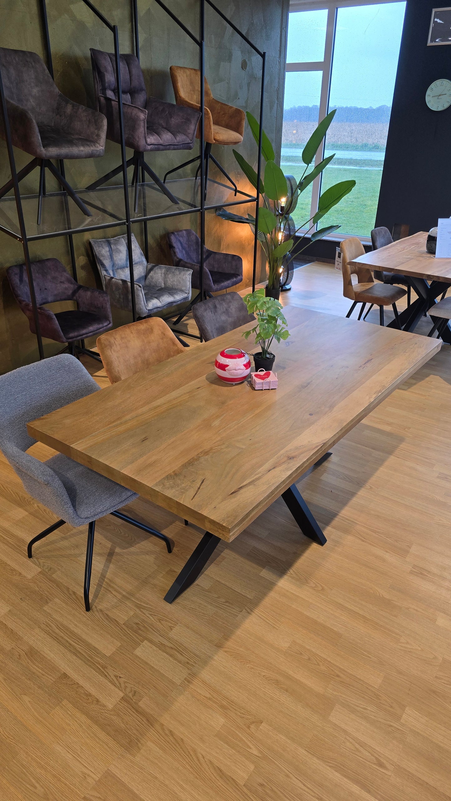 Esstisch ALICANTE - Mango-Holz mit Baumkante