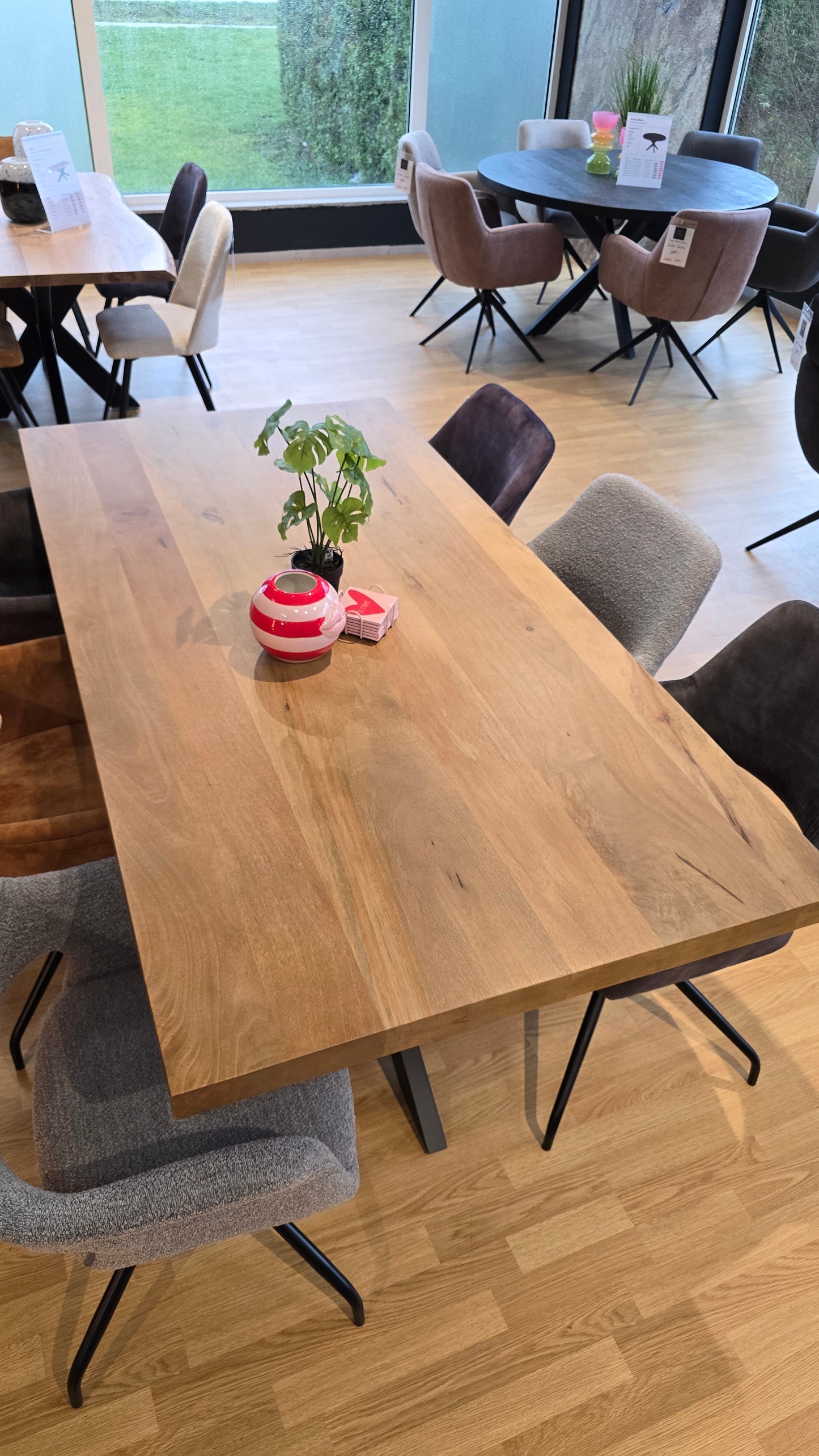 Esstisch ALICANTE - Mango-Holz mit Baumkante