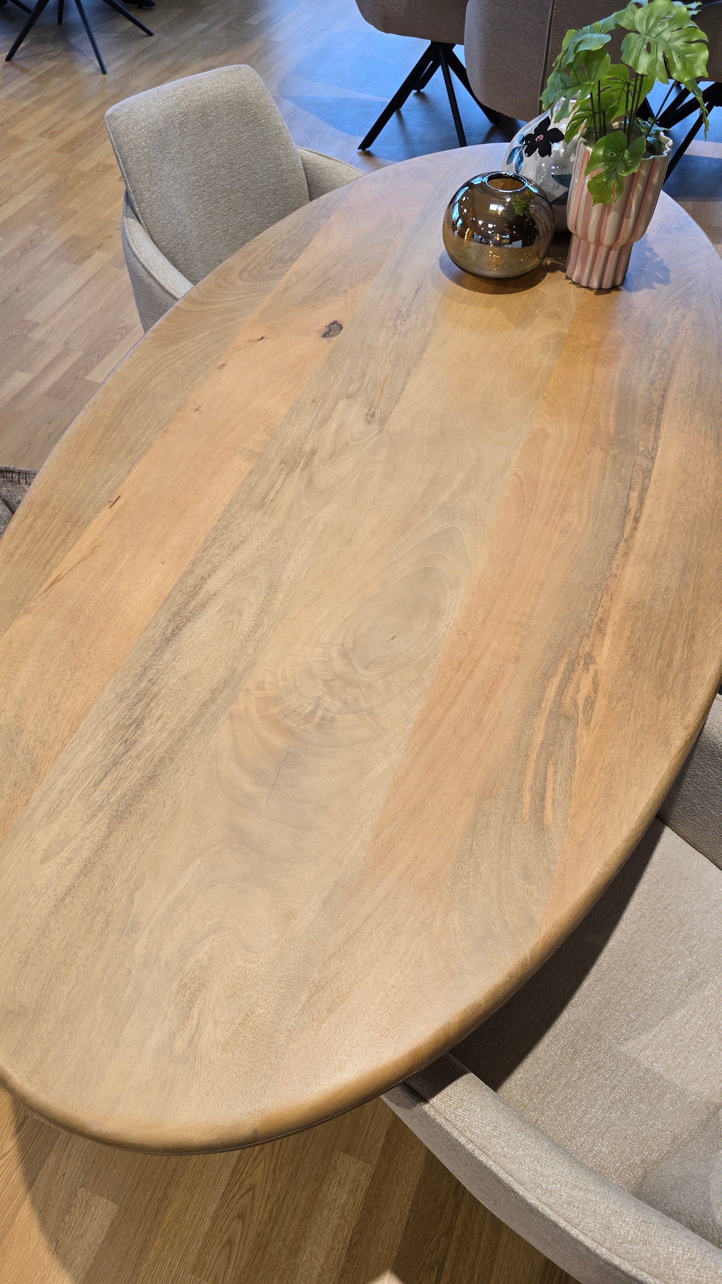 Esstisch FLORENZ - Ovaler Mango-Holz Tisch