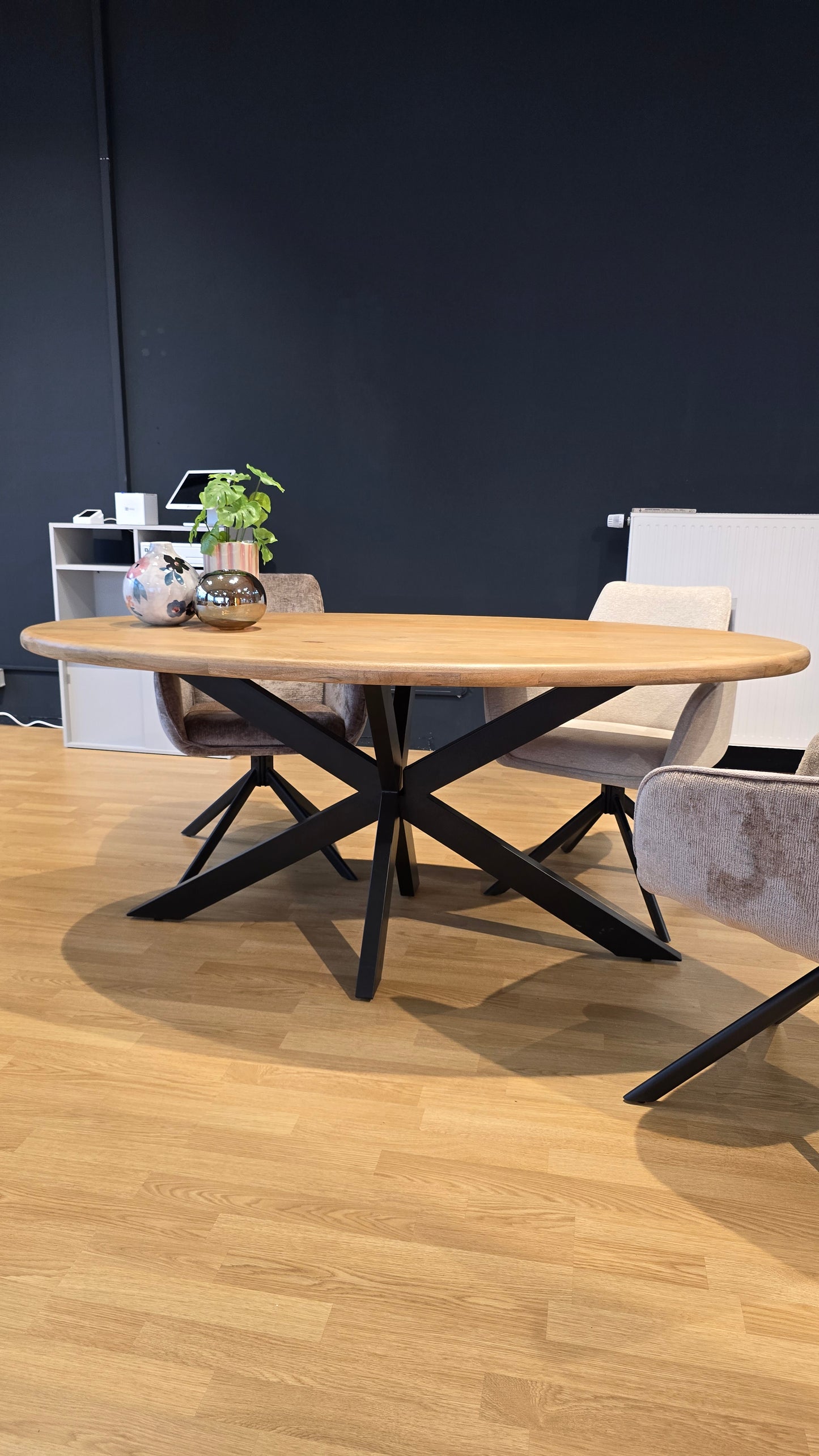 Esstisch FLORENZ - Ovaler Mango-Holz Tisch
