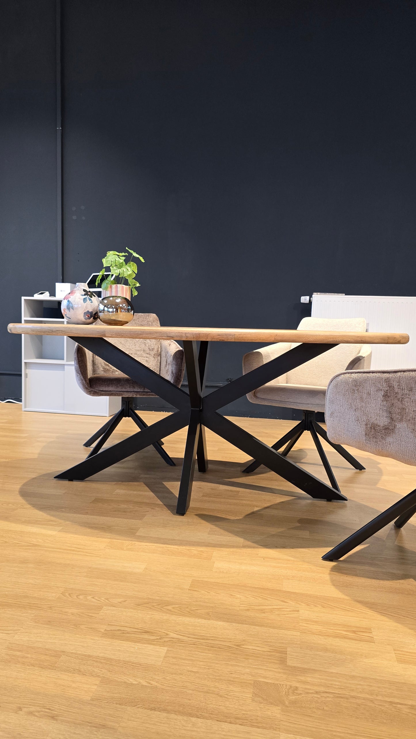 Esstisch FLORENZ - Ovaler Mango-Holz Tisch