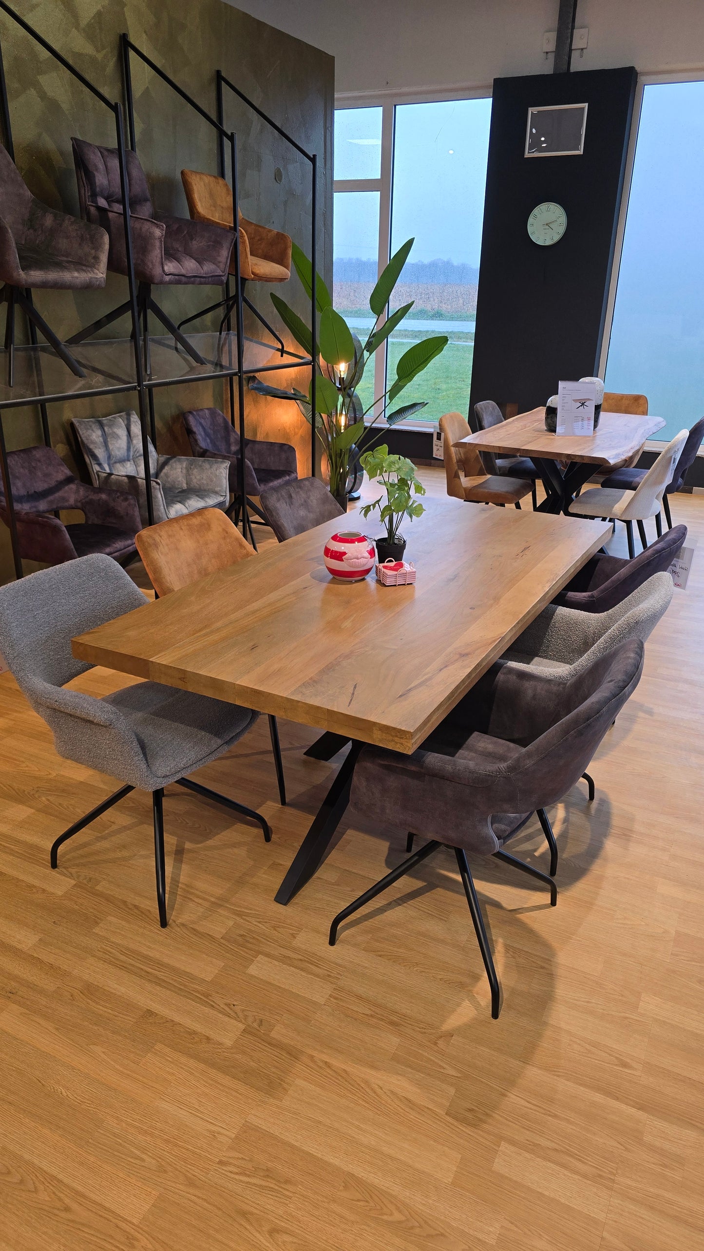 Esstisch ALICANTE - Mango-Holz mit Baumkante