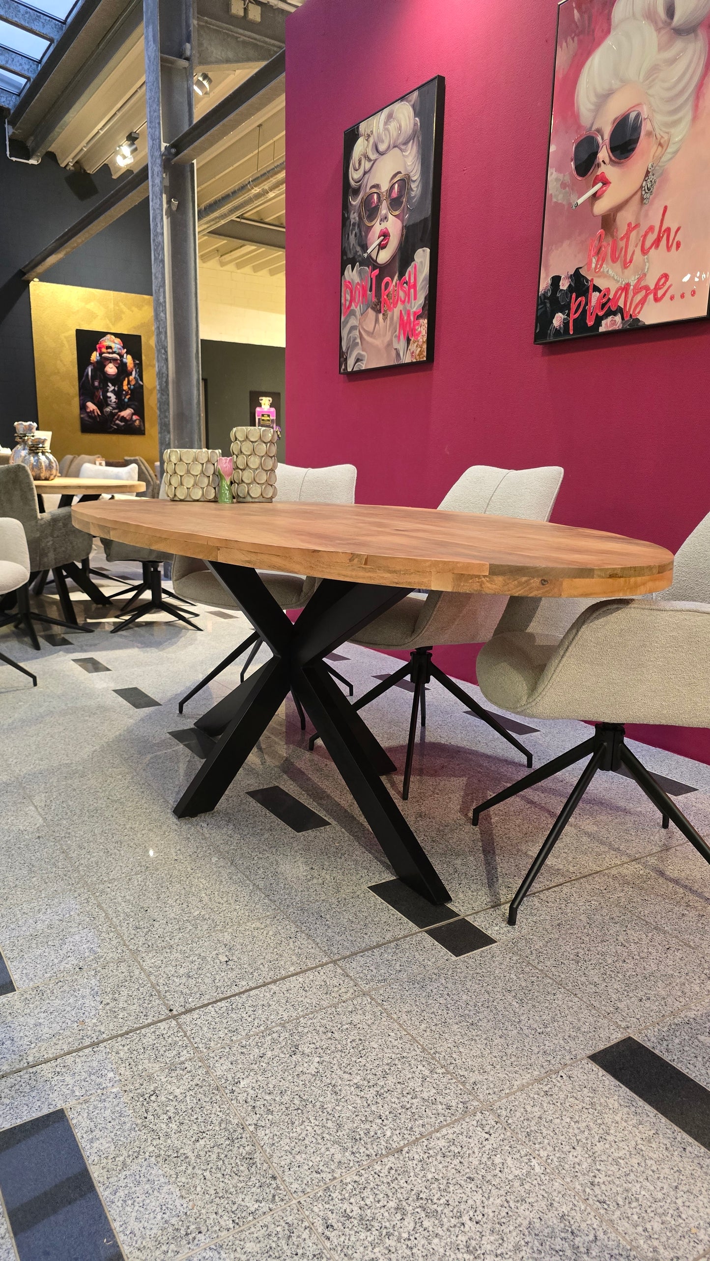 Ovaler Esstisch KAIRO - massives Mango-Holz