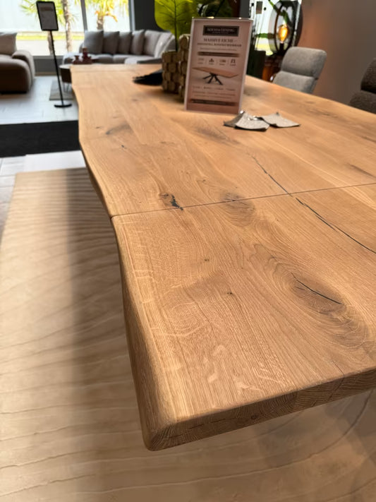 Esstisch Eiche massiv 220-300cm - Baumkante - beidseitig verlängerbar