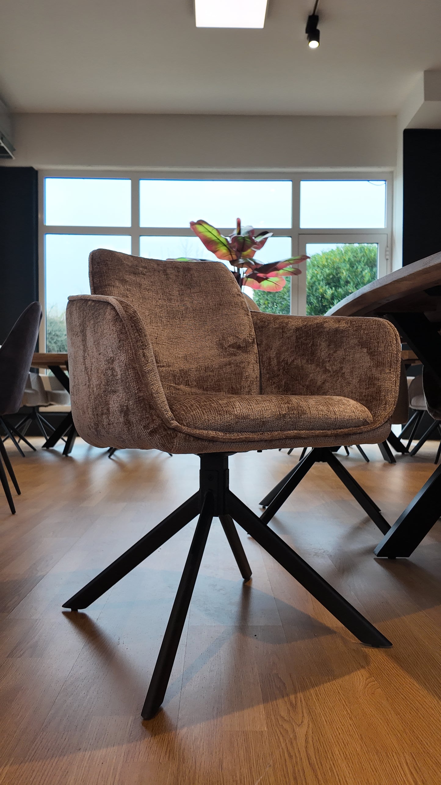 Stuhl VERONA mit 180-Grad-Drehfunktion