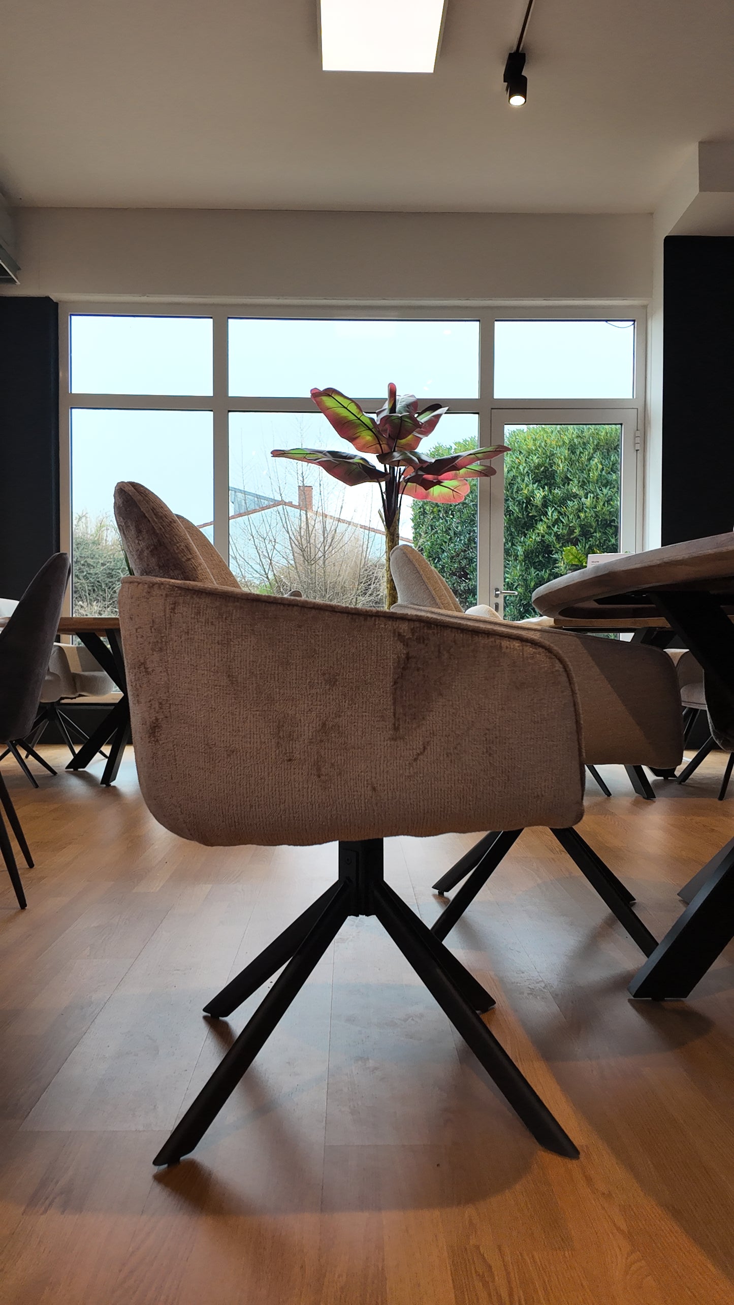 Stuhl VERONA mit 180-Grad-Drehfunktion
