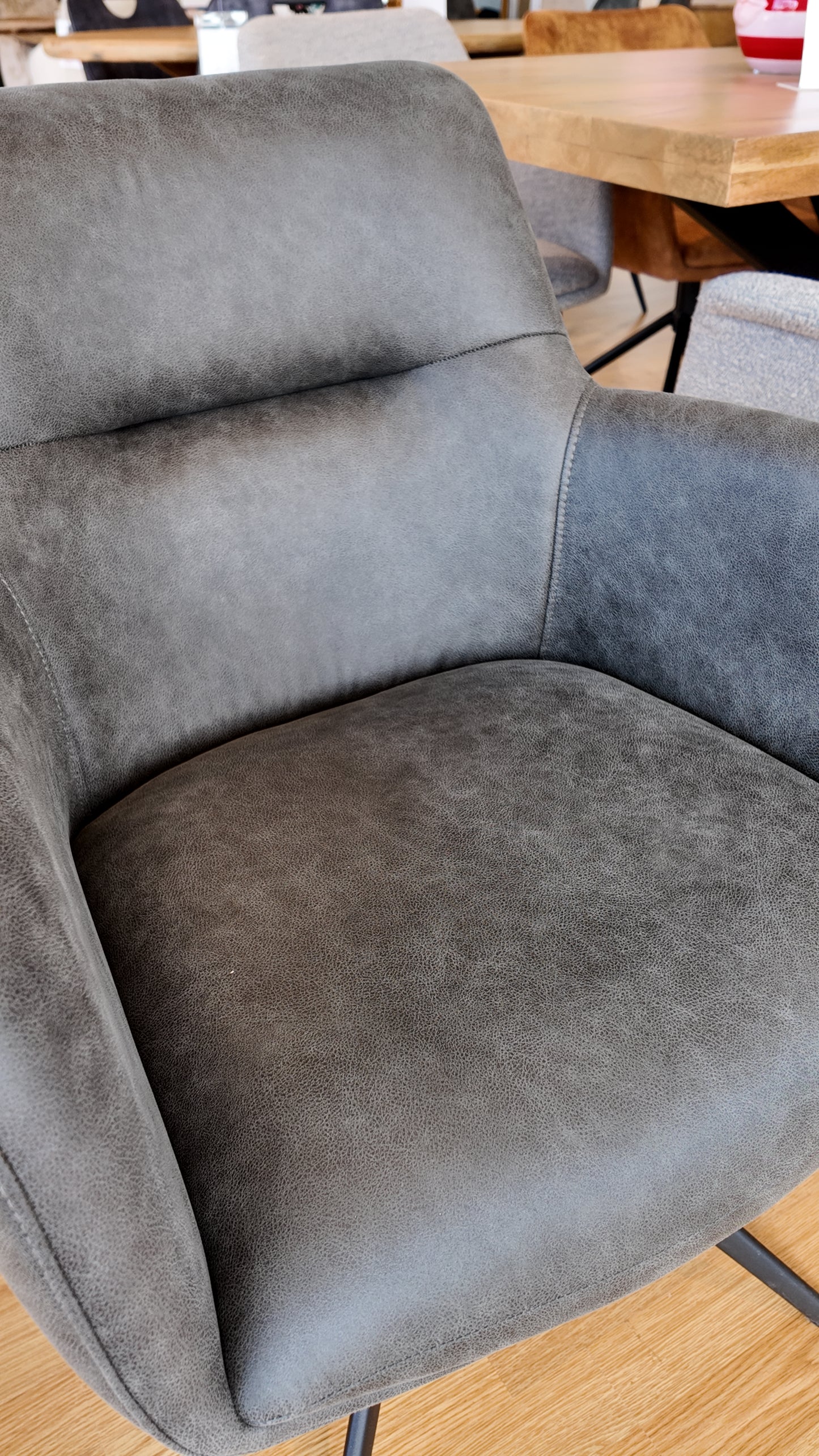 Stuhl SALTE mit 360-Grad-Drehfunktion