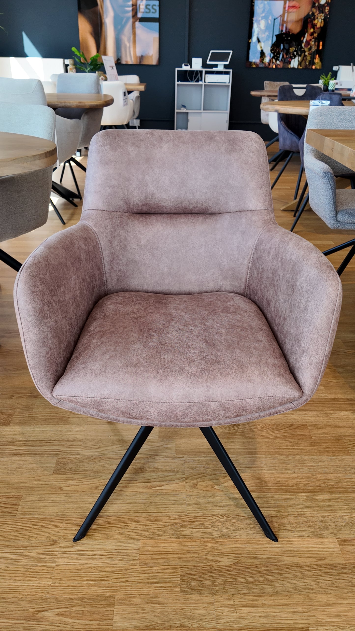 Stuhl SALTE mit 360-Grad-Drehfunktion