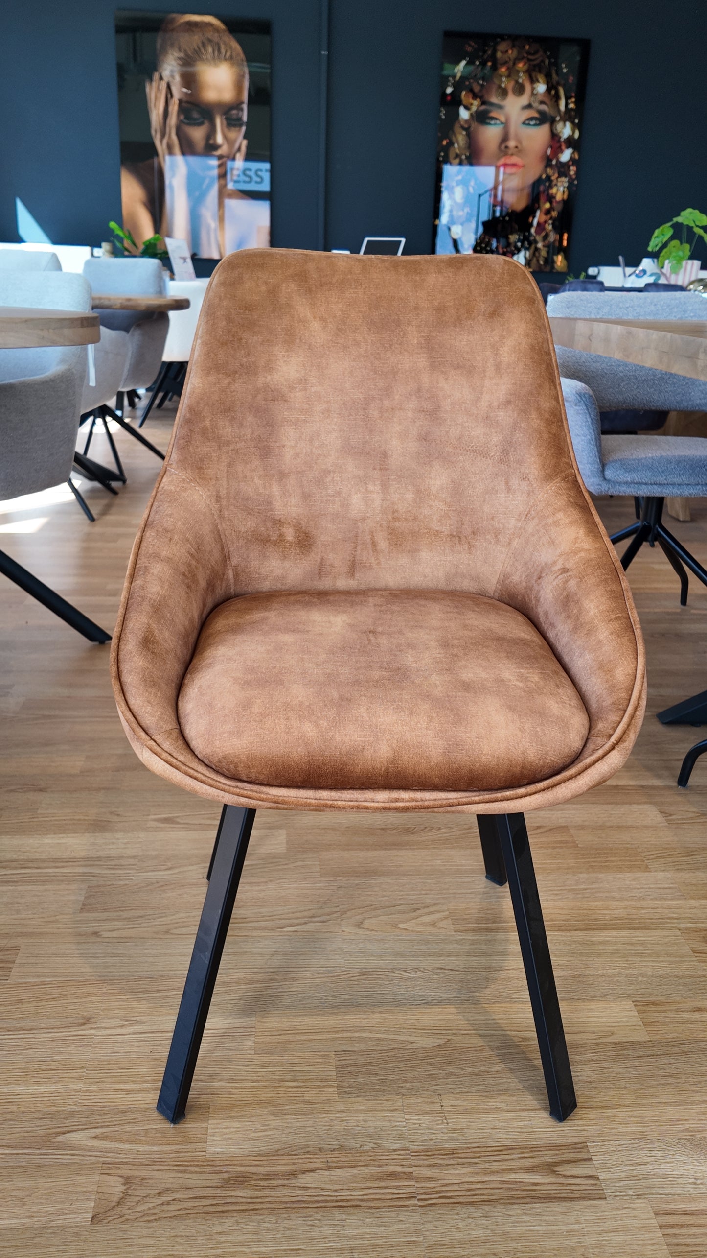 Stuhl LANO mit 180-Grad-Drehfunktion