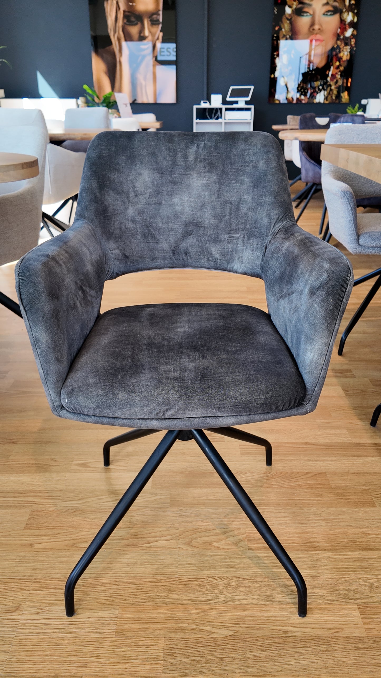 Stuhl MODENA mit 180-Grad-Drehfunktion