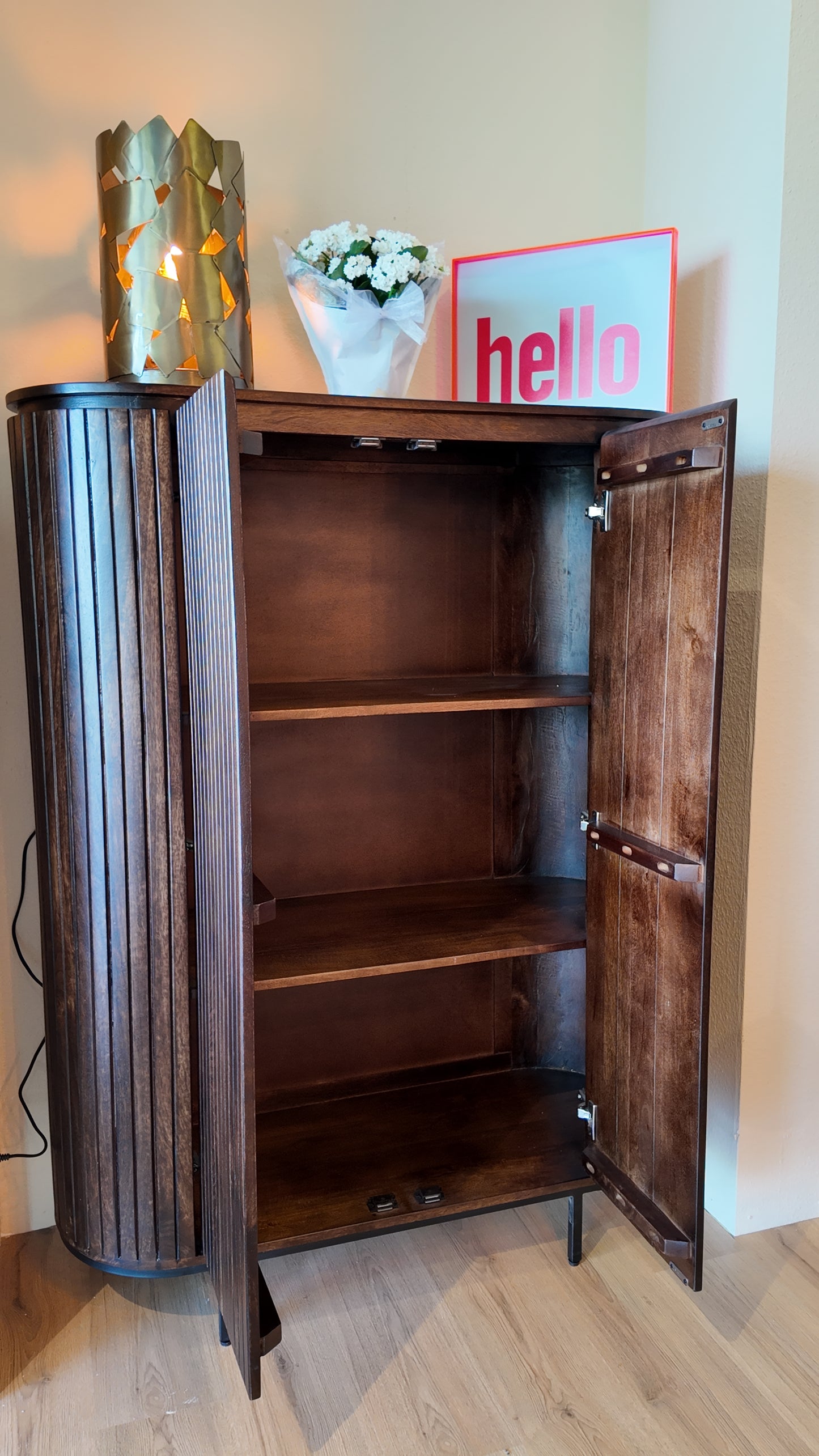 Schrank LV aus massivem Mango-Holz