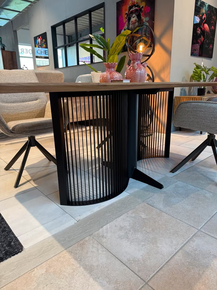 Design Esstisch aus massiver Eiche 220cm